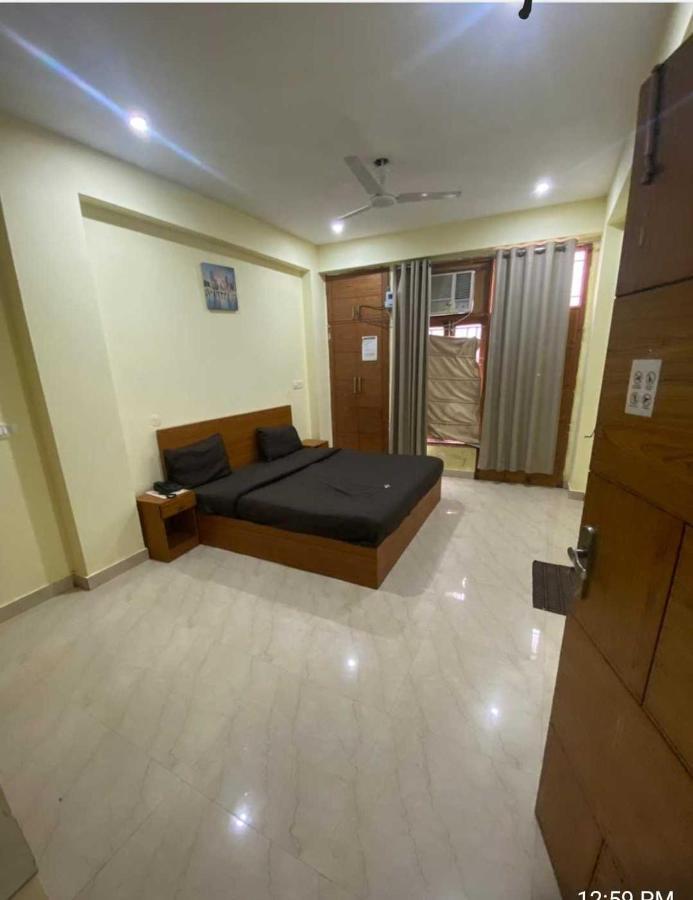 Hotel Oyo Flagship Chhattarpur New Delhi
